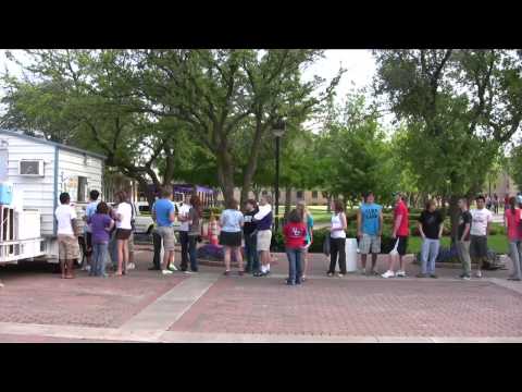 Students enjoy campus Beach Bash