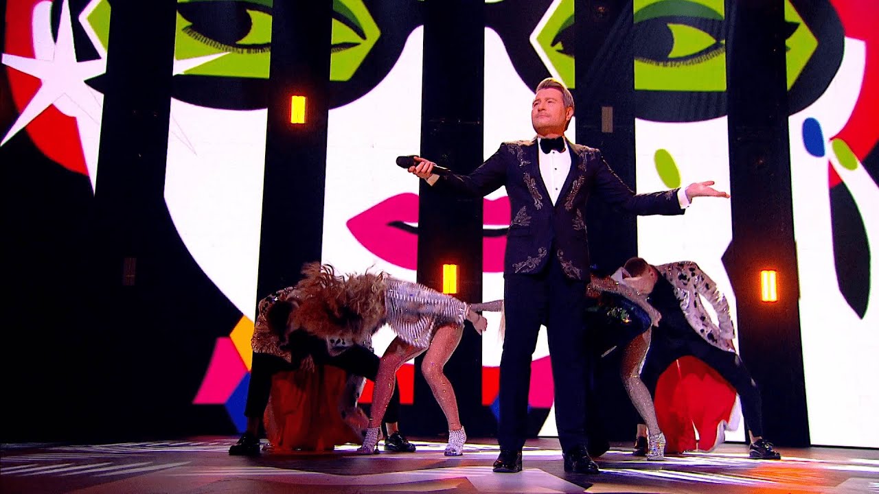 танцы елка муз тв 2023. чеботина муз тв. концерт елка муз тв 2023. асти муз тв елка 2023. бузова на камеди новый год 2023.