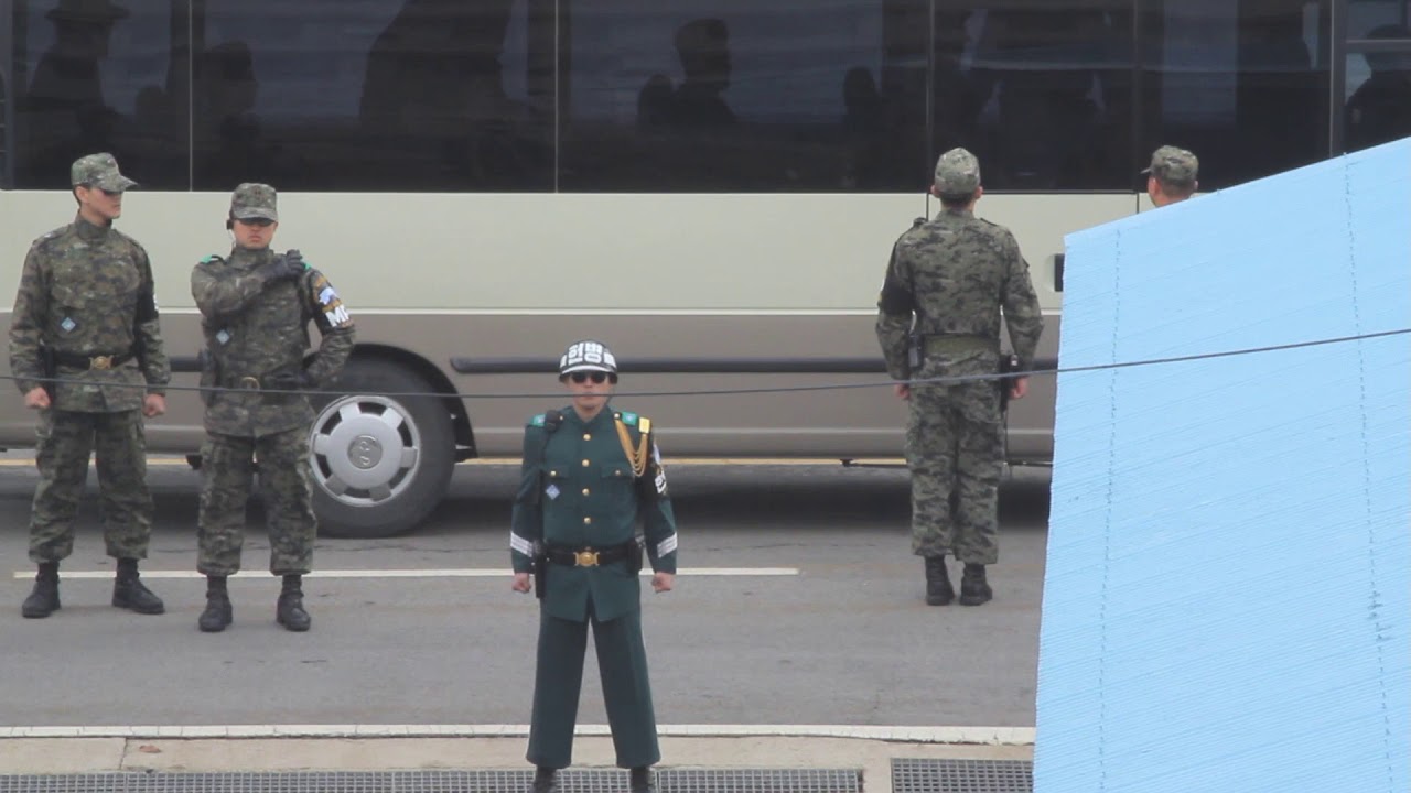 La frontière interdite entre les 2 Corées