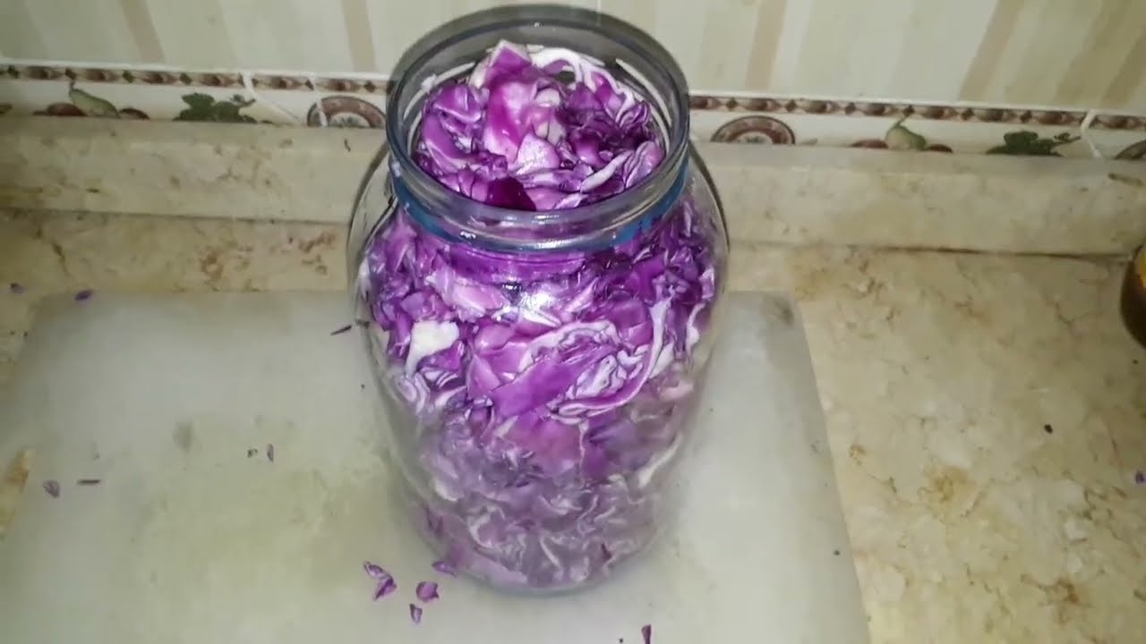 مخلل الكرنب الملفوف  الأحمر بدون ملح(sauerkraut)لمدة تلات ايام تخليل فقط صحي ولذيذ جدا👍
