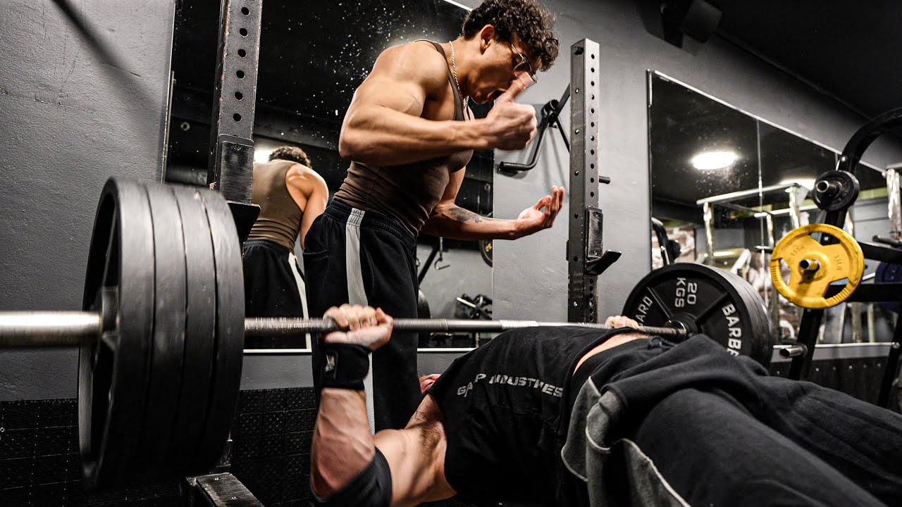 Sinnessjuk Chestday Med Leo Carne (Pre workout video)