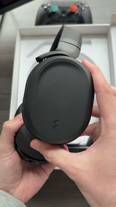 Unboxing the Fractal Design Scape Wireless Gaming Headset in the Dark Colorway!