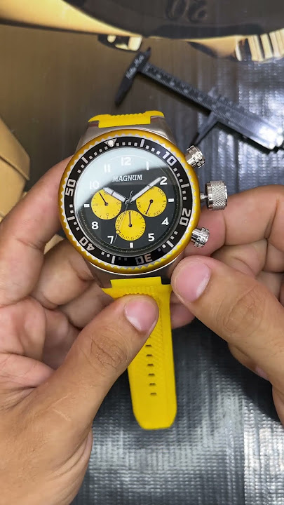 Relógio Masculino Magnum MA33755B Dourado Extra Grande Cronógrafo 100M  (Detalhes) 
