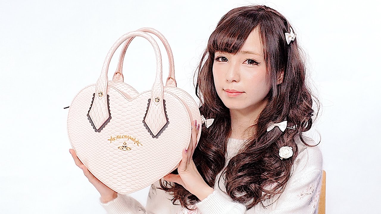 Что в моей сумке? Японская модель Юи Минаката