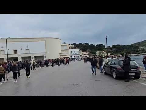 Λέρος: Βροντερό «παρών» στη διαδήλωση για τα Τέμπη