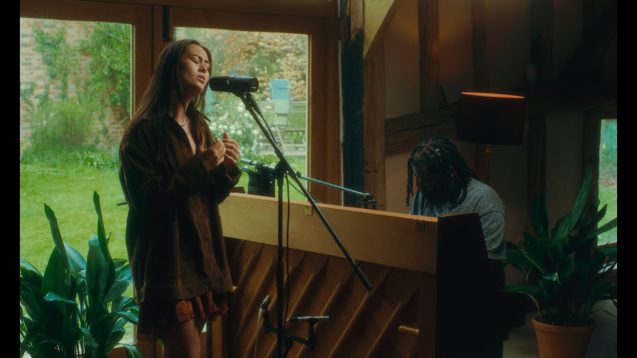 Jasmine Thompson - Did I Miss It (piano Version)