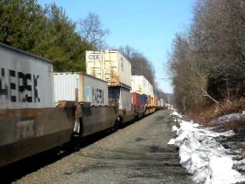 CSX Q118 hits the washboard in Norwood