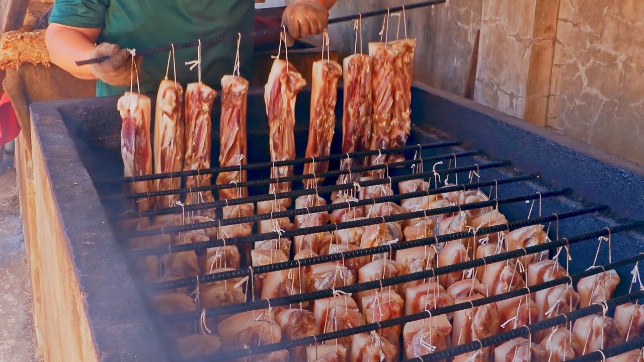 ⁣Amazing！Traditional Smoked Cured Pork Belly, Cured Sausage Making / 一天600條！煙燻臘肉, 傳統臘腸製作, 蒜苗炒臘肉