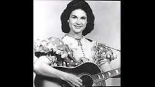 Kitty Wells - **TRIBUTE** - Dust On The Bible [1955].