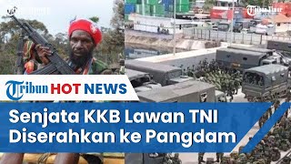 Eks Panglima Bekas Wilayah KKB Lambert Pekikir Serahkan Senjata Hasil Lawan TNI