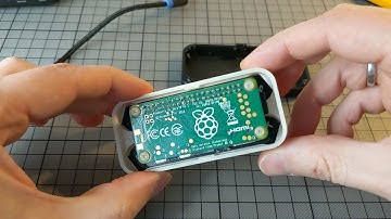 Disassembly: Case (H1 "smiley") for pimoroni Display HAT Mini and Raspberry Pi Zero