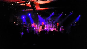 Less Than Jake - Automatic (Paris, 04/30/13) (First Song)