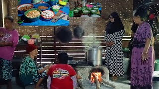 beginilah guyup rukunnya saat ada yang slametan, belanja kepasar pon harga daging ayam naik drastis