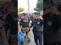 Arrestan a aficionado de CHIVAS por aventar cerveza a camión de CRUZ AZUL