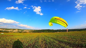 Kiting the HOOK 5 from Niviuk.