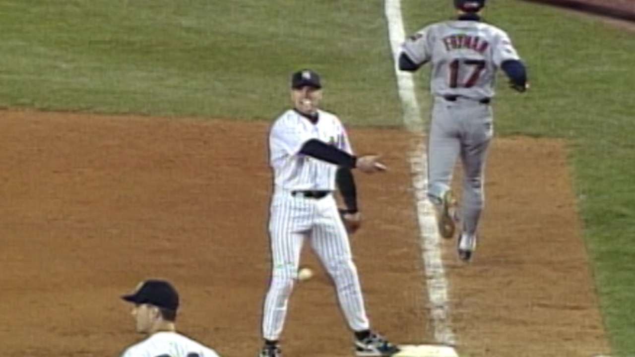 chuck knoblauch pointing