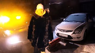 Отогреваю тетю в шубе на Hyundai :)