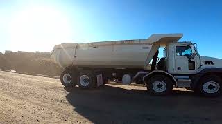 TRANSPORTANDO CAMION RIGIDO MINERO MACK by KIKIRUCHILLO CHANNEL 13,106 views 7 months ago 17 minutes