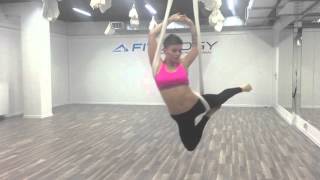 Aerial joga - Justyna Miesiak - FITOLOGY