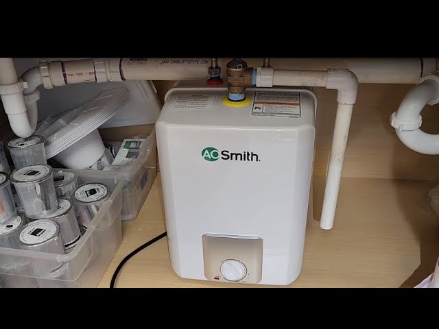 A.O. Smith A. O. Smith's Signature 100 Series 6-Gallon Compact 6-year  Limited Warranty Point Of Use Electric Water Heater in the Water Heaters  department at