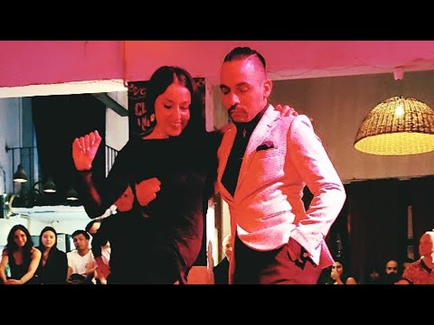 Papas Calientes (D'Arienzo) Kata Zuñiga y Gonzalo Angeles. La Mordidita #tango 20jun25 (2/3)