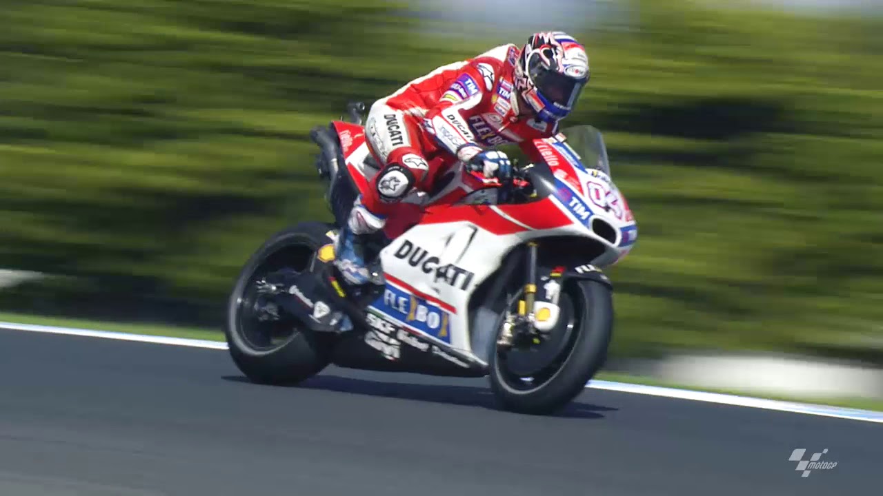 girls like you 2017 #AustralianGP - Ducati in action