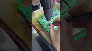 How to desolder a chip from electronic board? #technology #howto #manufacturing #electronic