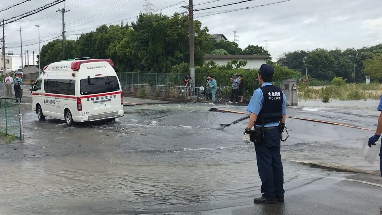 大阪北部地震 2018年6月18日 地震発生直後 高槻市被害状況 YouTube 大阪北部地震 2018年6月18日 地震発生直後 高槻市被害状況 YouTube