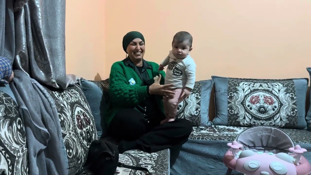 درت مفاجأة لبنت كريمة وديت خيرة تشري خرشف هه😂وديت خيرة وبنات خويا لشلف  وخيرة عجبها لحال😂😂🤗