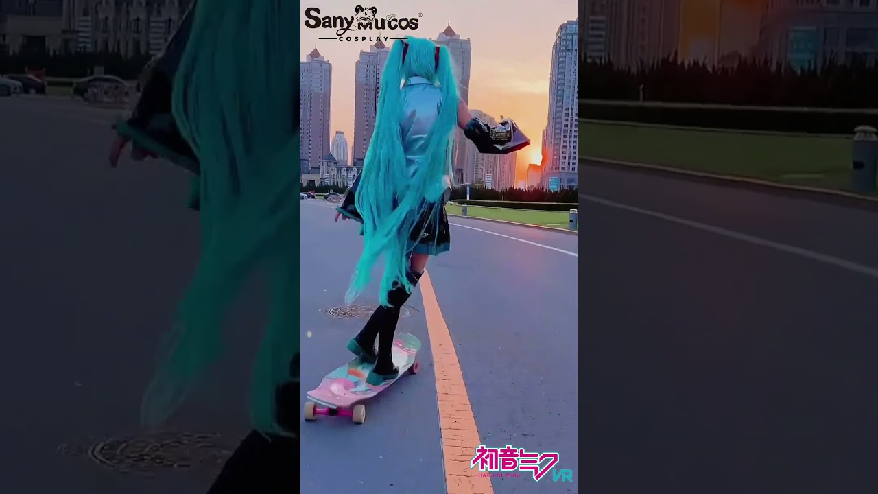 【SanyMuCos】Hatsune Miku On A Skateboard#cosplay #sanymucos #miku #hatsunemiku #vocaloid #skateboard