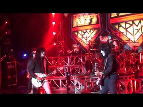KISSONLINE EXCLUSIVE:KISS 'She'