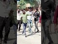 नोएडा में मजदूरों का महाबवाल! गाड़ियाँ जलाईं, पुलिस पर पथराव — पूरी सच्चाई | #stragal #news #2026