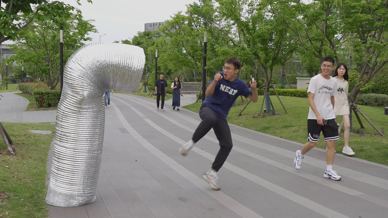 【271】排烟管恶作剧：唯一被整蛊三次的男人出现了.Funny exhaust pipe prank in China. YouTube