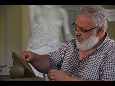 Video: Ինչպիսի ոսկերչական գլուխգործոցներ է պատրաստել ինքը ՝ Կարլ Ֆաբերգեն, ռուսական կեչիից, և ինչն է առանձնահատուկ այս ծառի մեջ