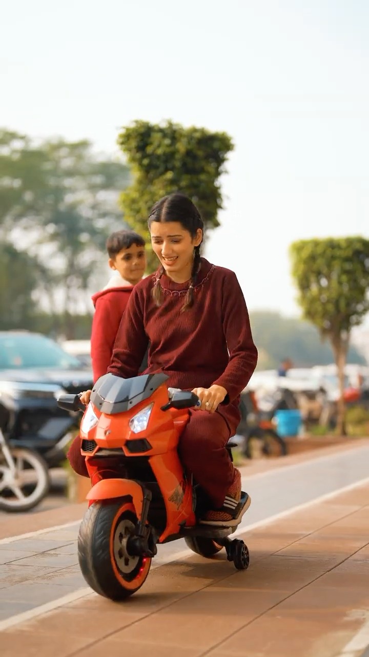 Neetu Ne Ki Bacho Ki Bike Chori ? #neetubisht #trending #trendingshorts #comedy #trendingshorts