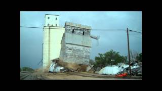Old Lakin Elevator Coming Down