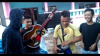 Wandra - Sing Kuat & Kelangan by Pengamen Jalanan (MRD Group) Kreatif Lucu Suara Emas Kota Jember