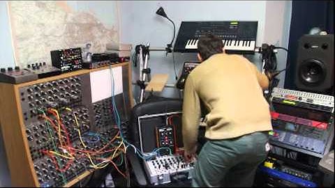 LektroiD - Moving Out (Live Electro Jam)