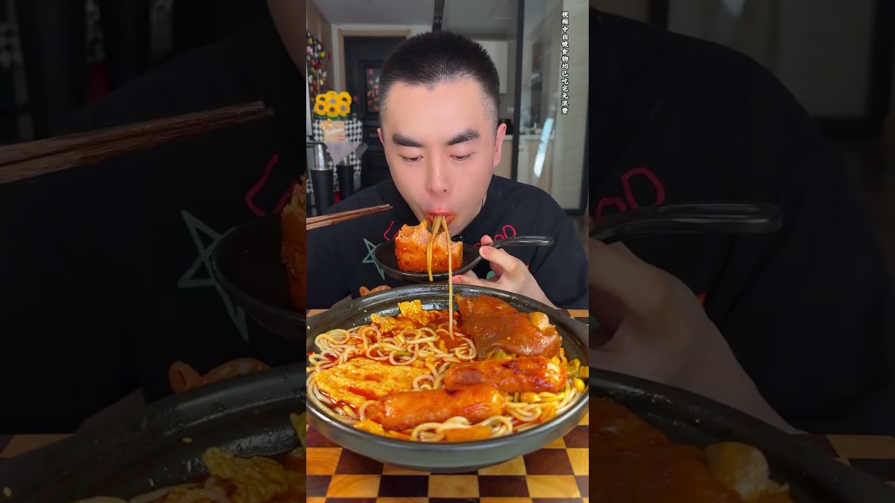 I just love this stinky and fragrant rice noodle soup. Who did this research#Douyin Food