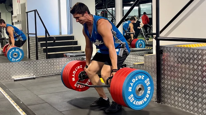 Squat everyday Day 1135: 260kg Trap Bar