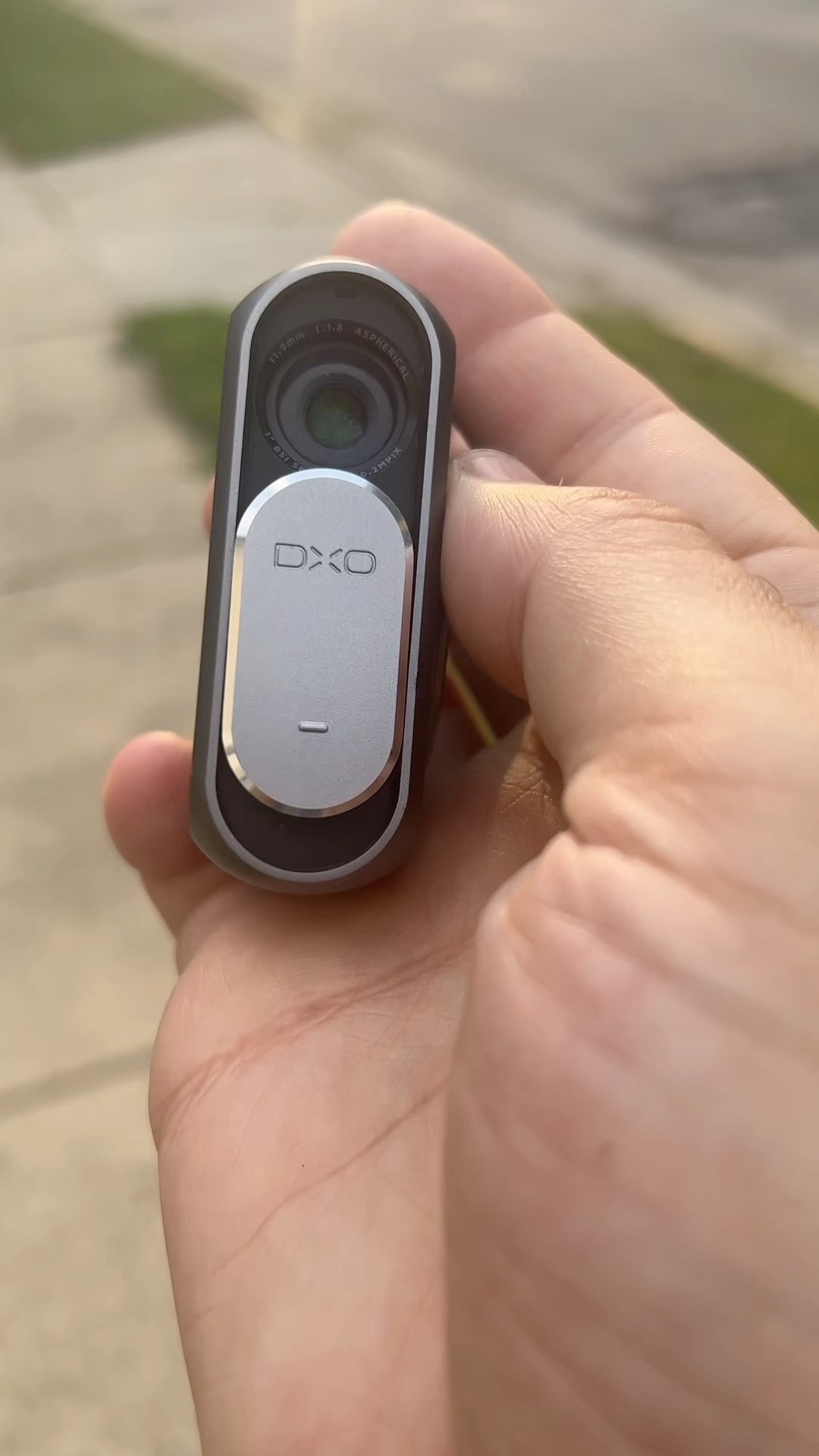 I Bought the World's Smallest DSLR-Quality Camera (DXO one) - YouTube
