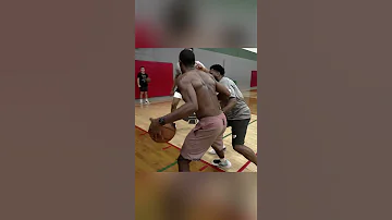 Lakers Rajon Rondo works on crazy finishes over 7 foot defender at 6am