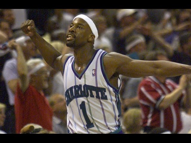 This Baron Davis dunk still gives chills after 16 years 🤧