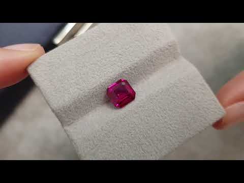 Pigeon's blood red ruby in octagon cut 2.02 ct, Mozambique Video  № 2