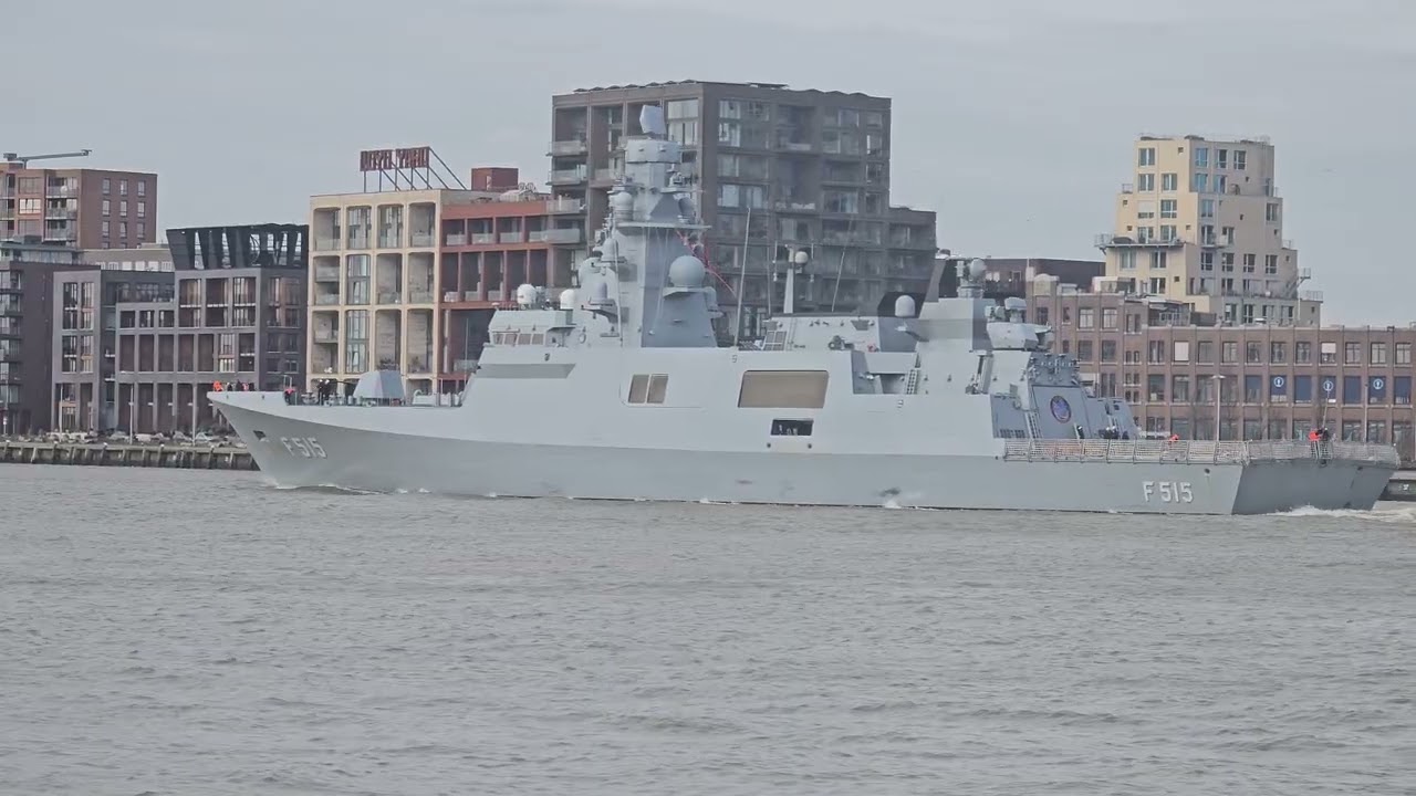 Turks Fregat TCG Istanbul F 515 vertrekt uit Rotterdam