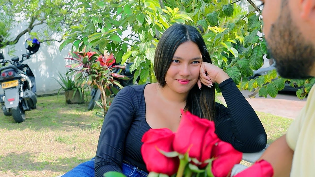 SE FUE A VIVIR CON EL VENDEDOR DE FLORES PARA VER LA REACCIÓN DE SU MADRE. 🌹Secretos de Vida🌹