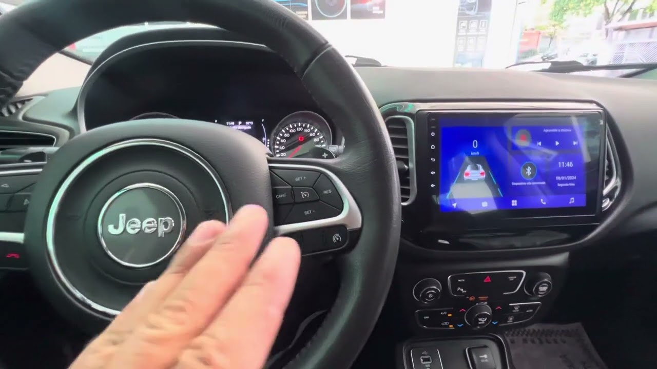 Consertar ou substituir central multimídia Jeep Compass? ArtsomAuto