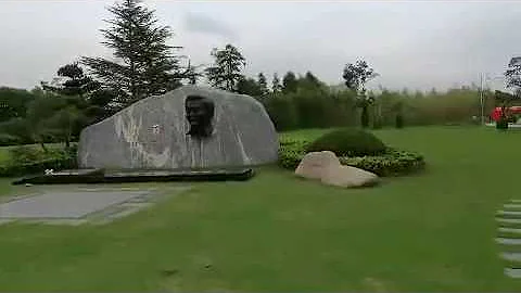 黄菊被习中央踢出八宝山 - 天天要闻