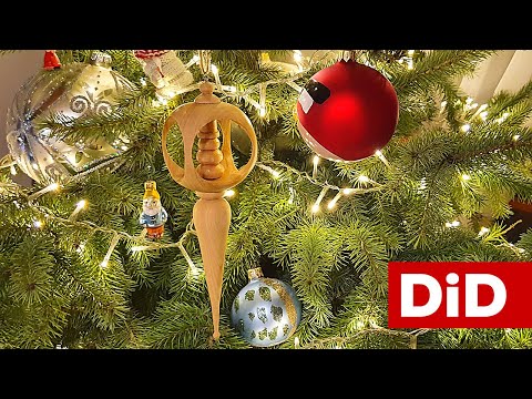 928. Toczona, drewniana bombka choinkowa Domidrewno