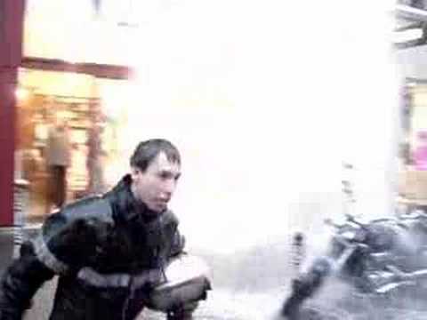 Video: Tähistage Bastille Päeva Tuletõrjujate Ballis - Matadori Võrgus